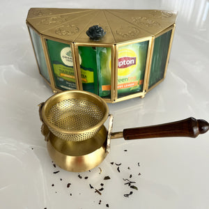 Khúbi tea strainer