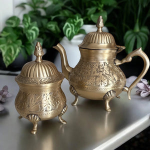 Mehfil-e-Dastoor- A 2 pc set with Brass Kettle & sugarpot