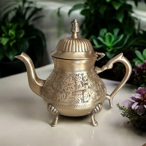 Mehfil-e-Dastoor- A 2 pc set with Brass Kettle & sugarpot