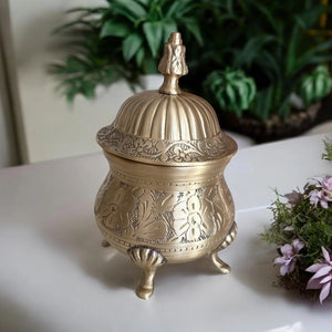 Mehfil-e-Dastoor- A 2 pc set with Brass Kettle & sugarpot