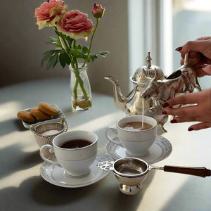 Méhfil-é-Khaas - A unique 3 piece tea set in brass