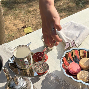 Qála Brass Tongs: Elevate Your Table, One Serve at a Time.